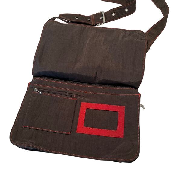 Baggallini Cross Over Crossbody Bag Medium Size - Picture 7 of 9